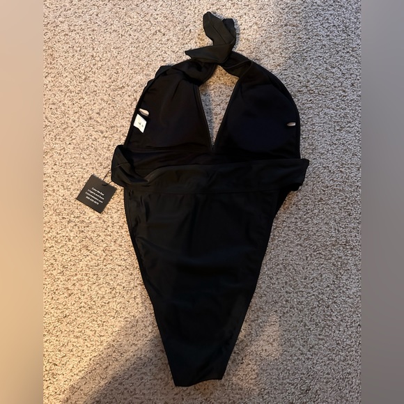 Black one piece sexy swimsuit - Picture 3 of 7